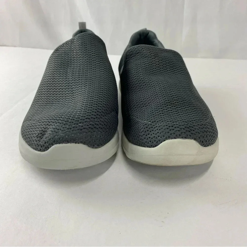 Skechers Womens 13 Gray Goga Max Gen5 Slip On Loafer Casual Shoe